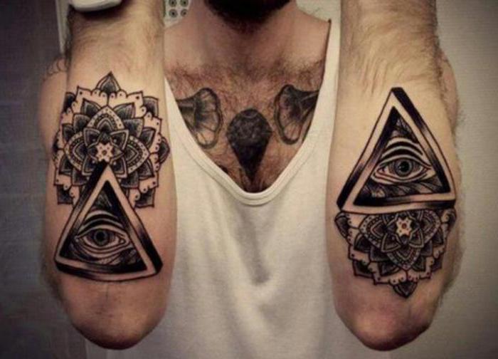 valor de tatuagem triangular com linha