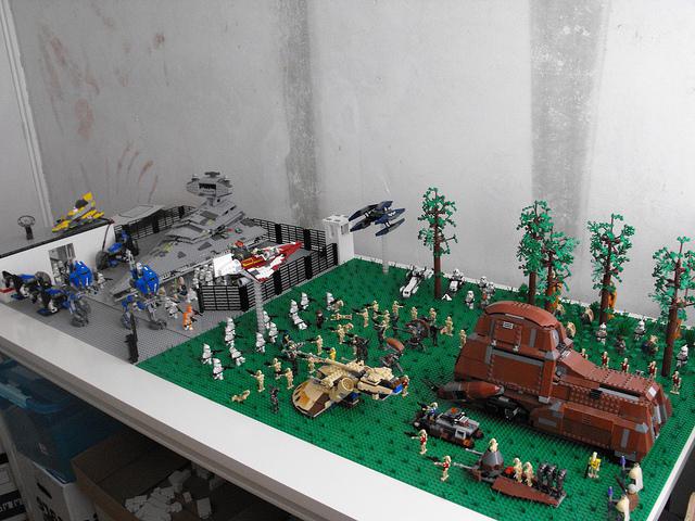 Como fazer uma base militar Lego